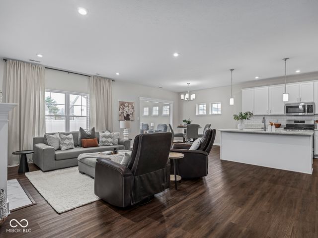 7176 Hart Street, Cumberland, IN 46229