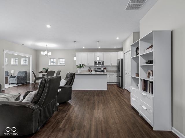 7176 Hart Street, Cumberland, IN 46229