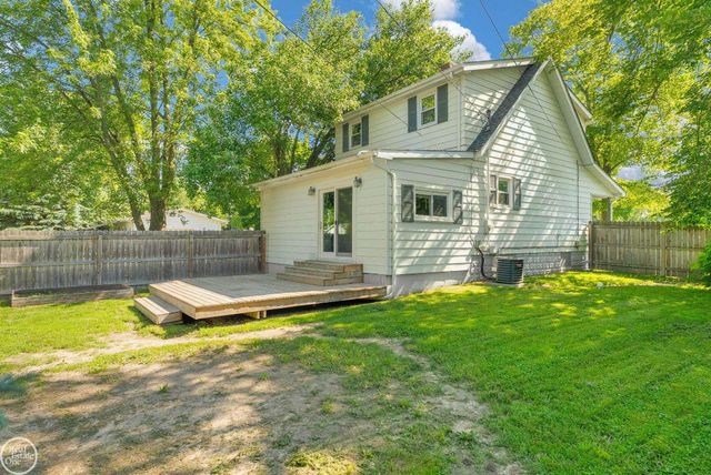 802 Saint James Street, Marysville, MI 48040