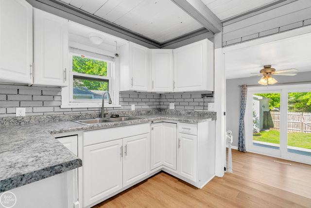 802 Saint James Street, Marysville, MI 48040