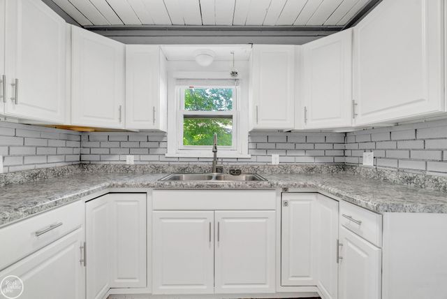 802 Saint James Street, Marysville, MI 48040