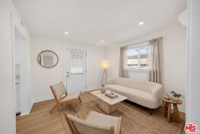 6190 Mesa Avenue, Los Angeles, CA 90042