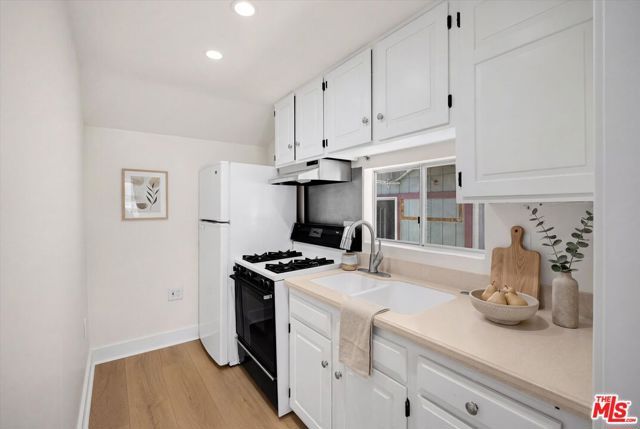 6190 Mesa Avenue, Los Angeles, CA 90042