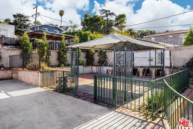 6190 Mesa Avenue, Los Angeles, CA 90042