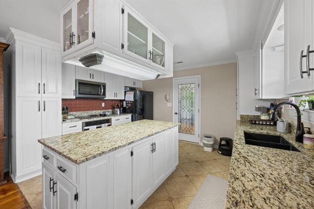 11642 Holly Circle, Soddy Daisy, TN 37379