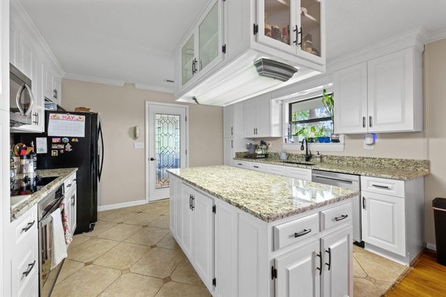 11642 Holly Circle, Soddy Daisy, TN 37379