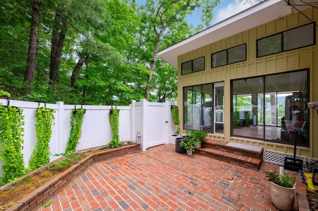 11642 Holly Circle, Soddy Daisy, TN 37379
