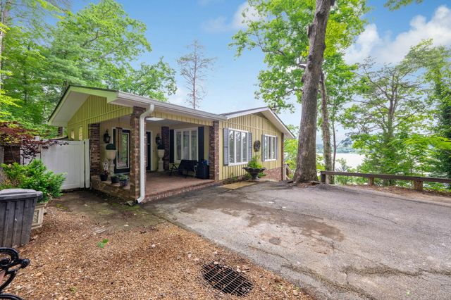 11642 Holly Circle, Soddy Daisy, TN 37379