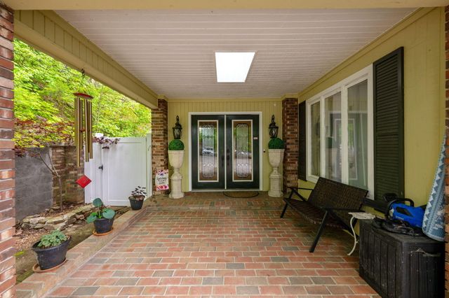 11642 Holly Circle, Soddy Daisy, TN 37379