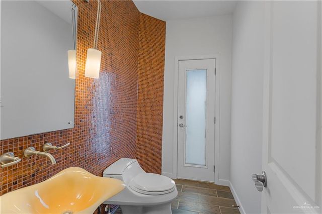 3101 Academy Avenue, Edinburg, TX 78541