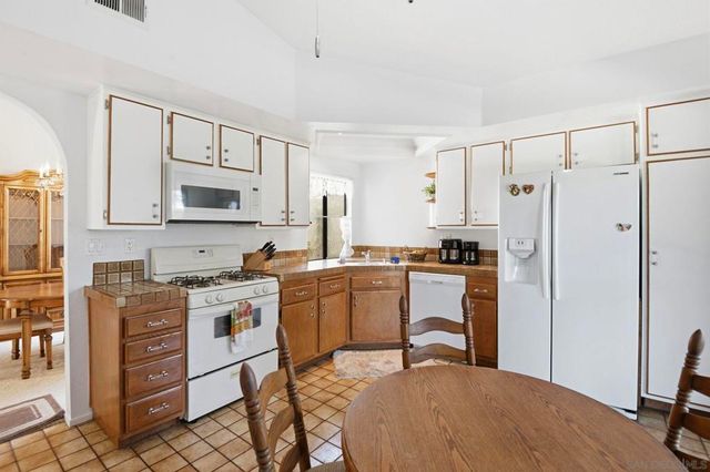 1260 N Lighthouse, Anaheim, CA 92801