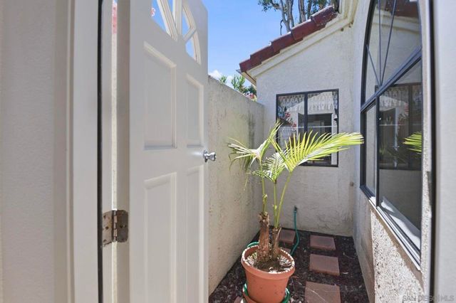 1260 N Lighthouse, Anaheim, CA 92801