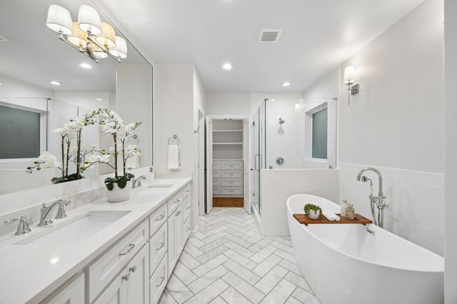 1050 N Windomere Avenue, Dallas, TX 75208