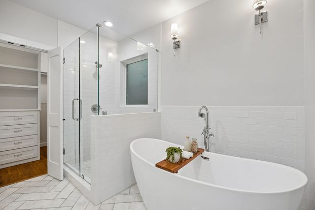 1050 N Windomere Avenue, Dallas, TX 75208