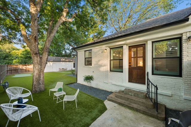 1050 N Windomere Avenue, Dallas, TX 75208