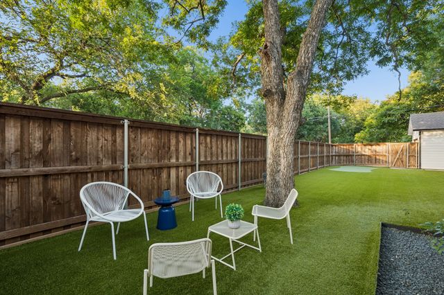 1050 N Windomere Avenue, Dallas, TX 75208