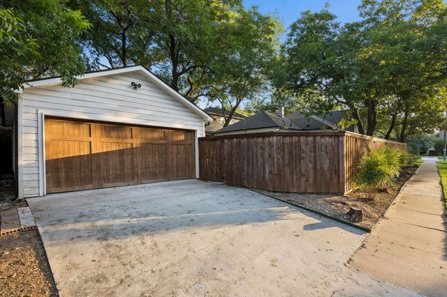 1050 N Windomere Avenue, Dallas, TX 75208