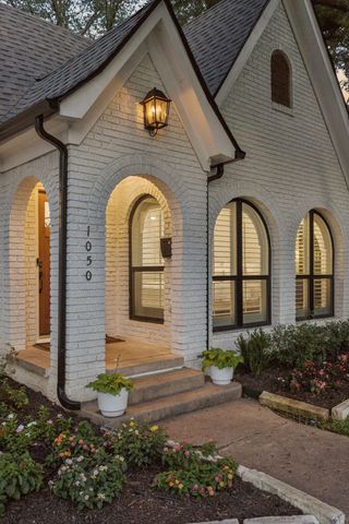 1050 N Windomere Avenue, Dallas, TX 75208