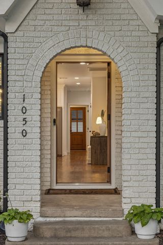 1050 N Windomere Avenue, Dallas, TX 75208