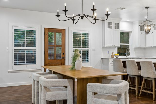 1050 N Windomere Avenue, Dallas, TX 75208