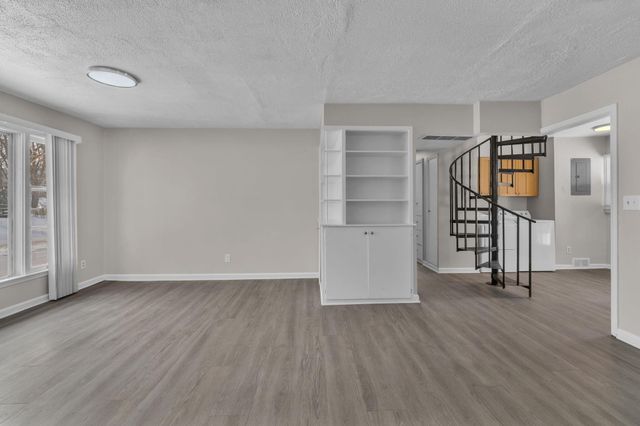 2310 Pinecrest Avenue, Ann Arbor, MI 48104