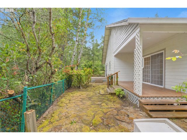 5096 WOOD LAKE Way, Florence, OR 97439