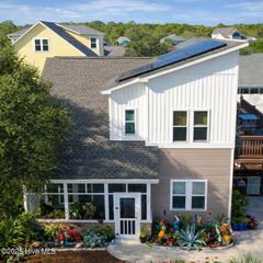 137 Fourth Avenue N, Kure Beach, NC 28449