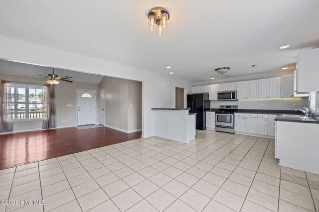 429 Marshas Way, Havelock, NC 28532