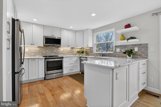 1575 BENNINGTON WOODS CT, Reston, VA 20194