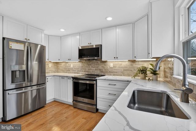 1575 BENNINGTON WOODS CT, Reston, VA 20194