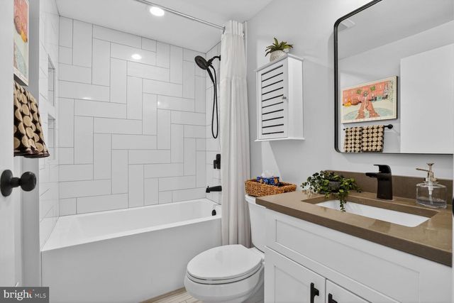 1575 BENNINGTON WOODS CT, Reston, VA 20194