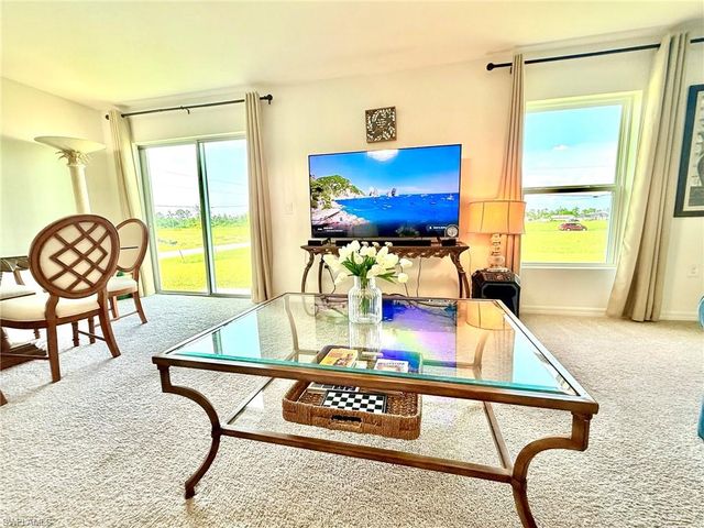 726 NW Douglas CIR, Cape Coral, FL 33993