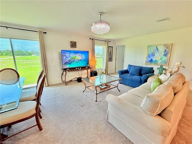 726 NW Douglas CIR, Cape Coral, FL 33993