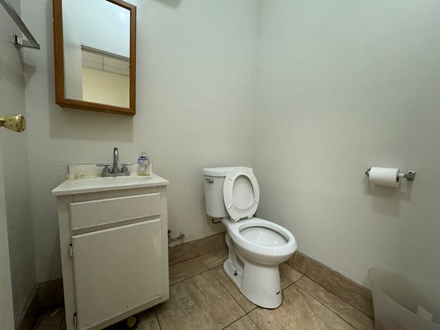 1706 W Lawrence Avenue, Chicago, IL 60640