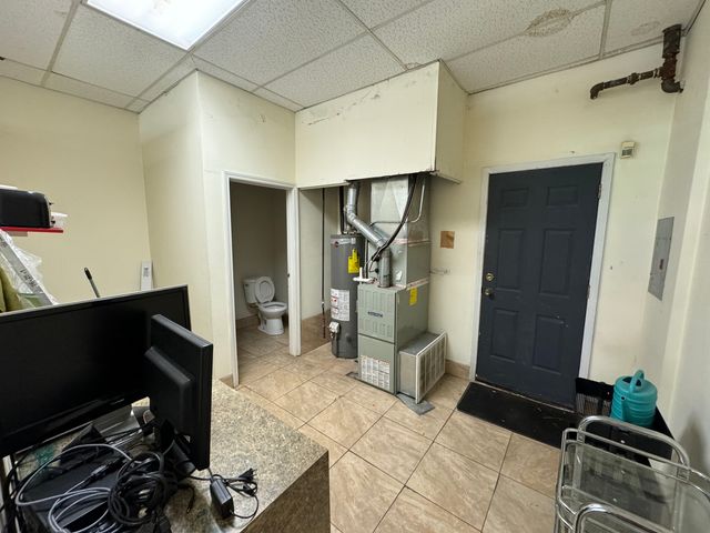 1706 W Lawrence Avenue, Chicago, IL 60640