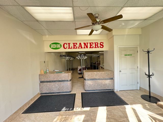 1706 W Lawrence Avenue, Chicago, IL 60640