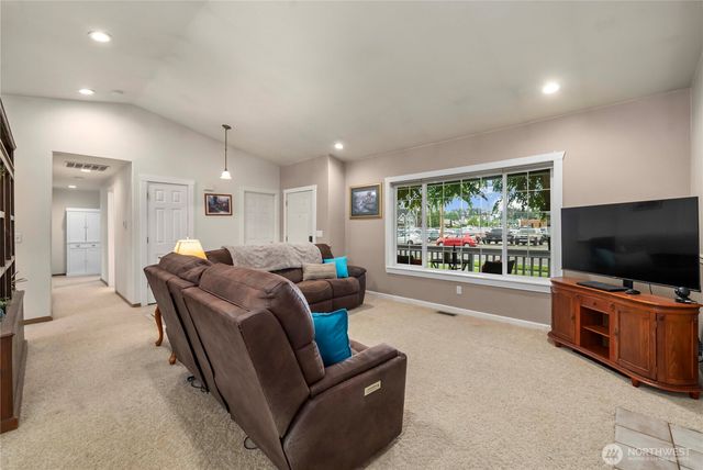 1010 Academy Street, Sumner, WA 98390