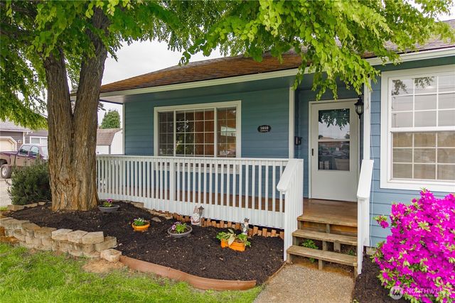 1010 Academy Street, Sumner, WA 98390