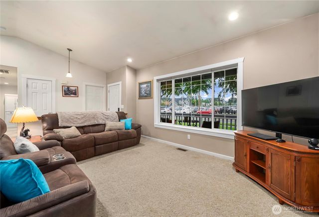 1010 Academy Street, Sumner, WA 98390