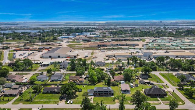 17018 Water Oak Drive A, Channelview, TX 77530