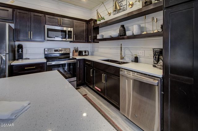 709 Deerfoot Drive, Gatlinburg, TN 37738