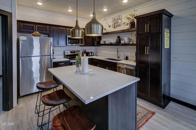 709 Deerfoot Drive, Gatlinburg, TN 37738