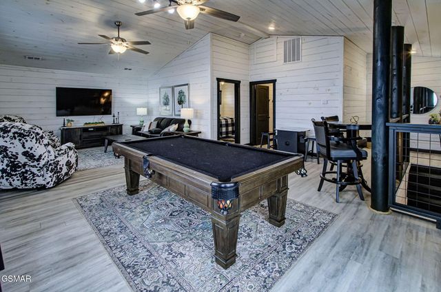 709 Deerfoot Drive, Gatlinburg, TN 37738