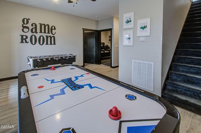 709 Deerfoot Drive, Gatlinburg, TN 37738