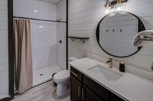 709 Deerfoot Drive, Gatlinburg, TN 37738