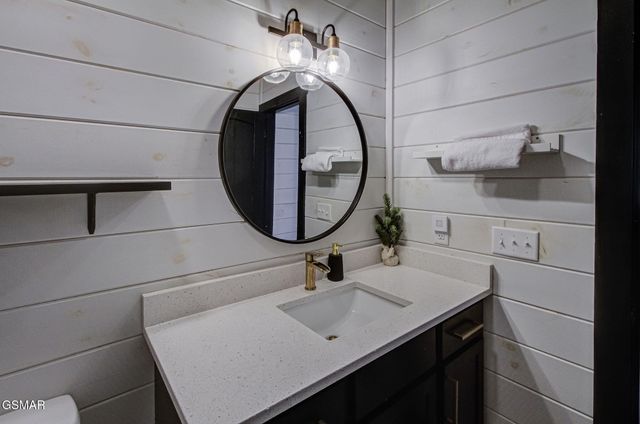 709 Deerfoot Drive, Gatlinburg, TN 37738