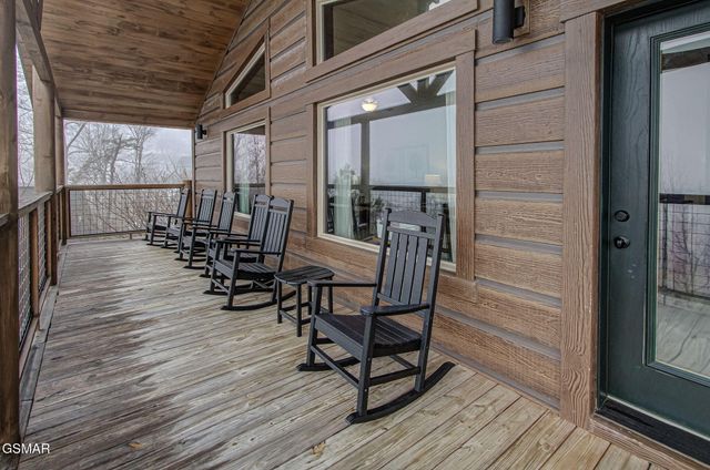 709 Deerfoot Drive, Gatlinburg, TN 37738