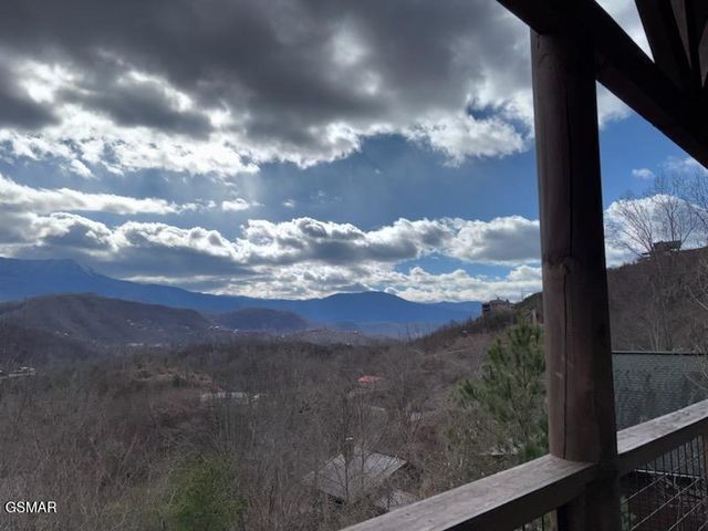 709 Deerfoot Drive, Gatlinburg, TN 37738