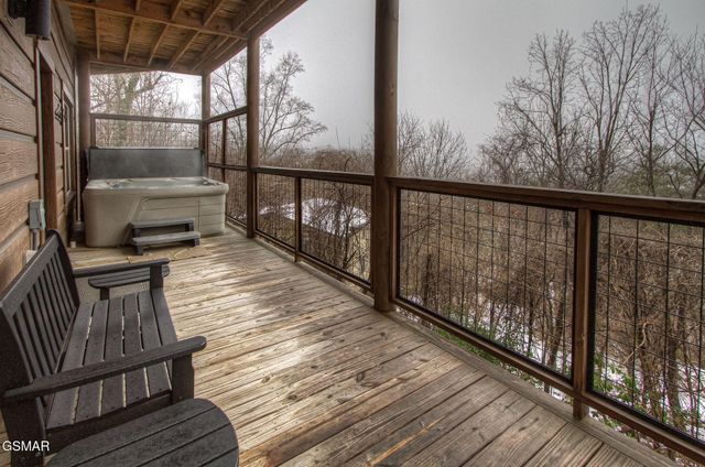 709 Deerfoot Drive, Gatlinburg, TN 37738