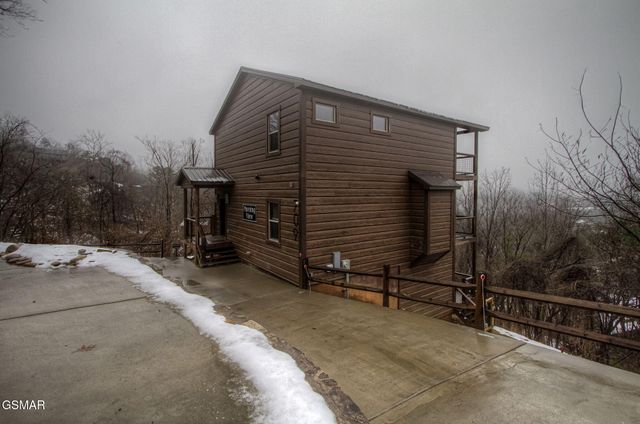 709 Deerfoot Drive, Gatlinburg, TN 37738